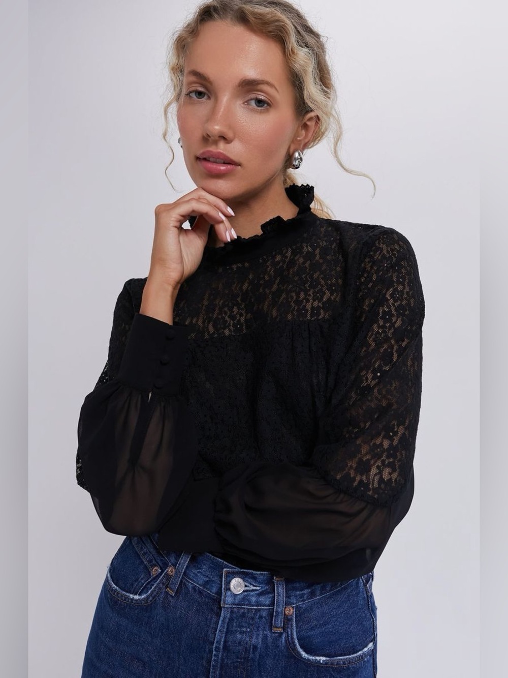 New Tuckernuck Black Rosalee Lace Blouse - size medium